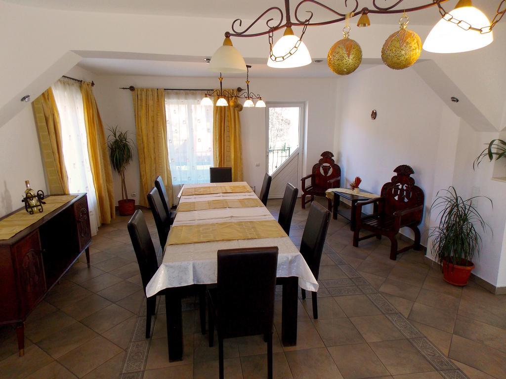 Casa Olteanu Pension Moieciu de Jos Buitenkant foto