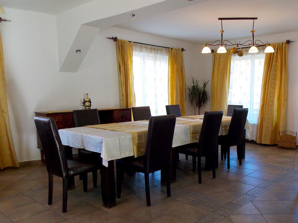 Casa Olteanu Pension Moieciu de Jos Buitenkant foto