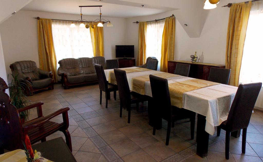 Casa Olteanu Pension Moieciu de Jos Buitenkant foto