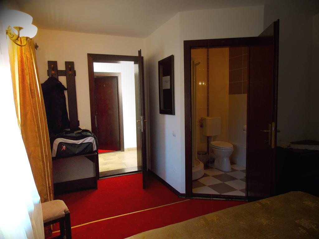 Casa Olteanu Pension Moieciu de Jos Buitenkant foto