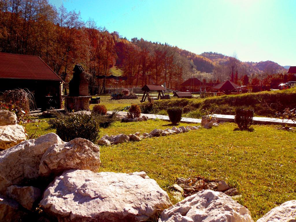 Casa Olteanu Pension Moieciu de Jos Buitenkant foto